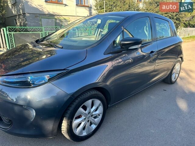 Серый Рено Зое, объемом двигателя 0 л и пробегом 140 тыс. км за 9200 $, фото 1 на Automoto.ua