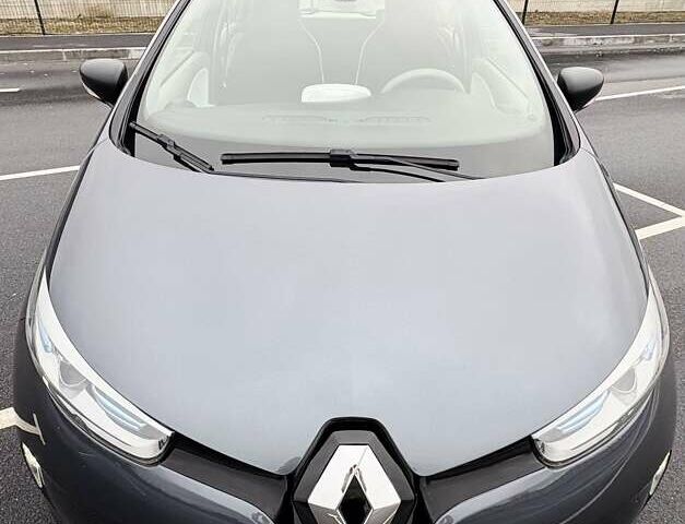 Серый Рено Зое, объемом двигателя 0 л и пробегом 62 тыс. км за 9500 $, фото 1 на Automoto.ua