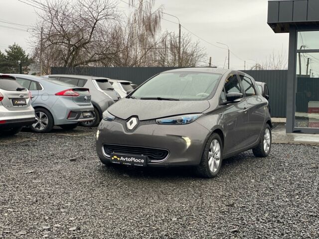 Серый Рено Зое, объемом двигателя 0 л и пробегом 85 тыс. км за 9600 $, фото 1 на Automoto.ua