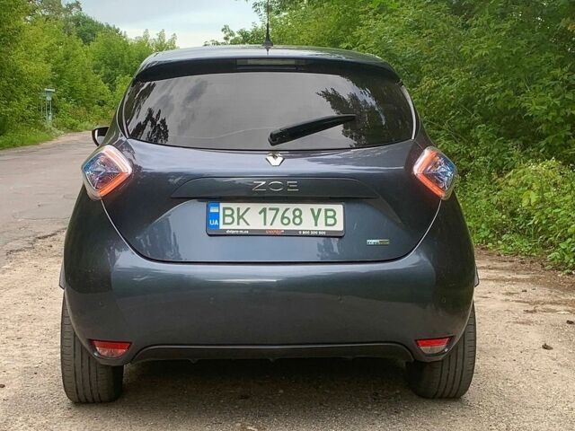 Серый Рено Зое, объемом двигателя 0 л и пробегом 119 тыс. км за 10450 $, фото 1 на Automoto.ua