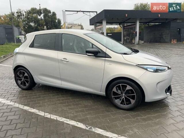 Серый Рено Зое, объемом двигателя 0 л и пробегом 150 тыс. км за 9700 $, фото 1 на Automoto.ua