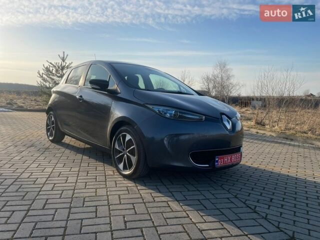 Серый Рено Зое, объемом двигателя 0 л и пробегом 89 тыс. км за 8900 $, фото 1 на Automoto.ua