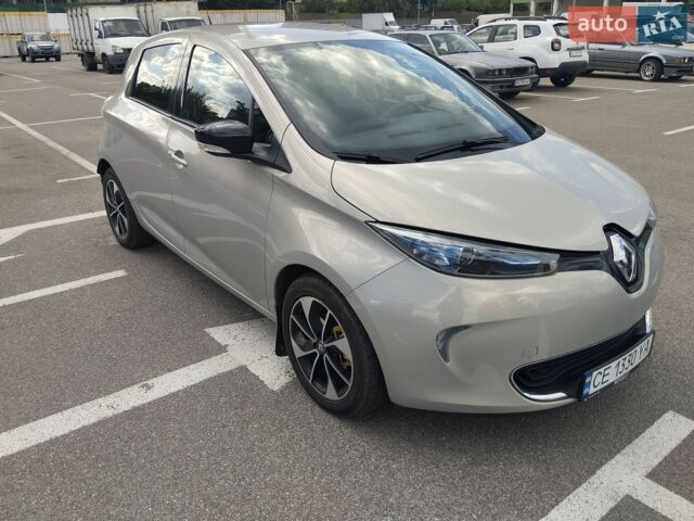 Серый Рено Зое, объемом двигателя 0 л и пробегом 136 тыс. км за 9900 $, фото 1 на Automoto.ua