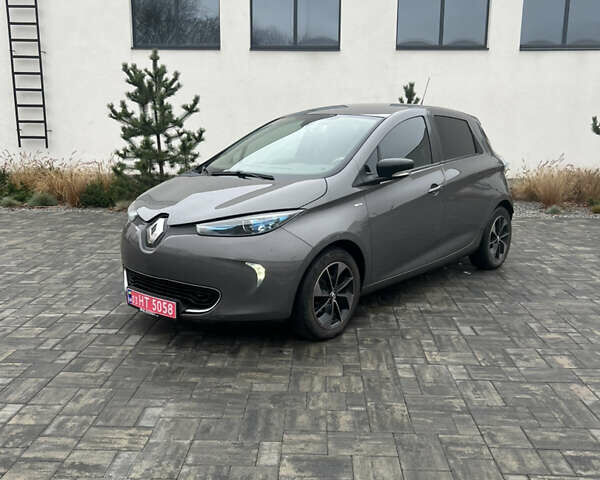 Серый Рено Зое, объемом двигателя 0 л и пробегом 85 тыс. км за 9400 $, фото 1 на Automoto.ua