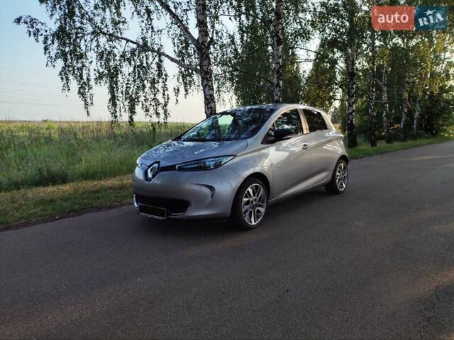 Серый Рено Зое, объемом двигателя 0 л и пробегом 158 тыс. км за 8100 $, фото 1 на Automoto.ua