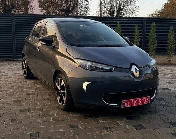 Серый Рено Зое, объемом двигателя 0 л и пробегом 86 тыс. км за 9500 $, фото 1 на Automoto.ua
