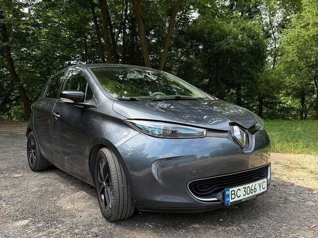 Серый Рено Зое, объемом двигателя 0 л и пробегом 104 тыс. км за 11200 $, фото 1 на Automoto.ua