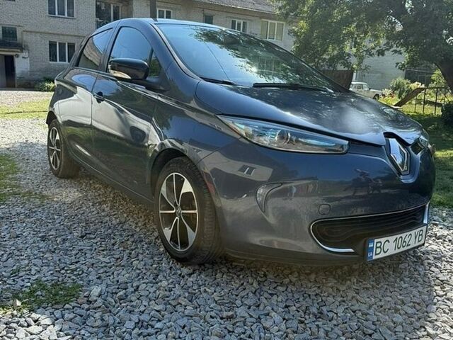 Серый Рено Зое, объемом двигателя 0 л и пробегом 200 тыс. км за 8900 $, фото 1 на Automoto.ua