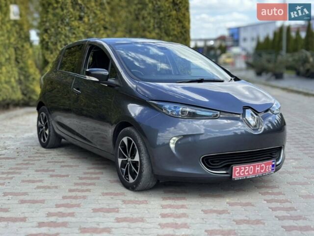 Серый Рено Зое, объемом двигателя 0 л и пробегом 95 тыс. км за 10300 $, фото 1 на Automoto.ua