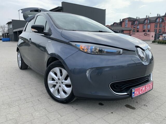 Серый Рено Зое, объемом двигателя 0 л и пробегом 140 тыс. км за 9200 $, фото 1 на Automoto.ua