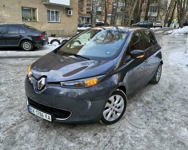 Сірий Рено Зое, об'ємом двигуна 0 л та пробігом 124 тис. км за 10600 $, фото 1 на Automoto.ua