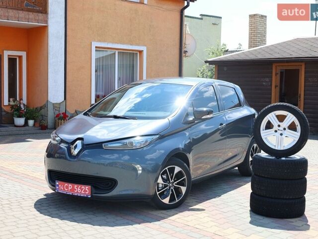 Серый Рено Зое, объемом двигателя 0 л и пробегом 65 тыс. км за 10555 $, фото 1 на Automoto.ua