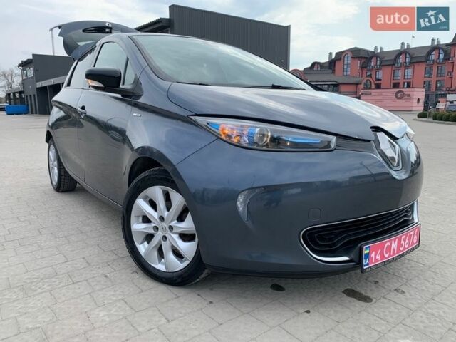 Серый Рено Зое, объемом двигателя 0 л и пробегом 140 тыс. км за 9200 $, фото 1 на Automoto.ua