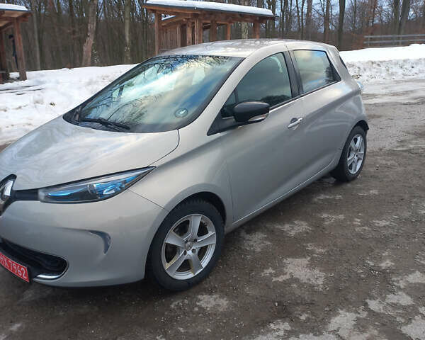 Сірий Рено Зое, об'ємом двигуна 0 л та пробігом 98 тис. км за 9400 $, фото 1 на Automoto.ua