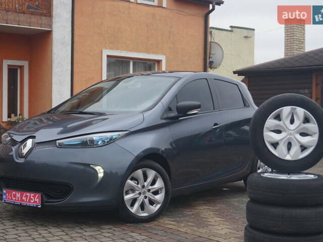 Серый Рено Зое, объемом двигателя 0 л и пробегом 182 тыс. км за 8200 $, фото 1 на Automoto.ua