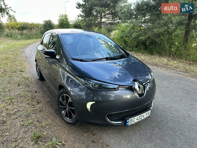 Серый Рено Зое, объемом двигателя 0 л и пробегом 114 тыс. км за 10600 $, фото 1 на Automoto.ua