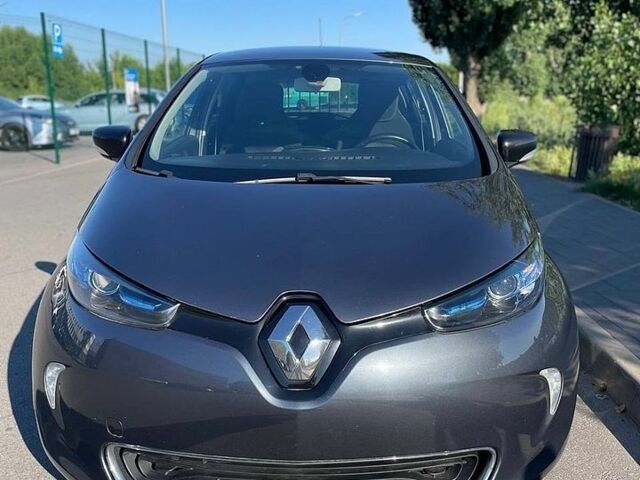 Серый Рено Зое, объемом двигателя 0 л и пробегом 159 тыс. км за 9800 $, фото 1 на Automoto.ua