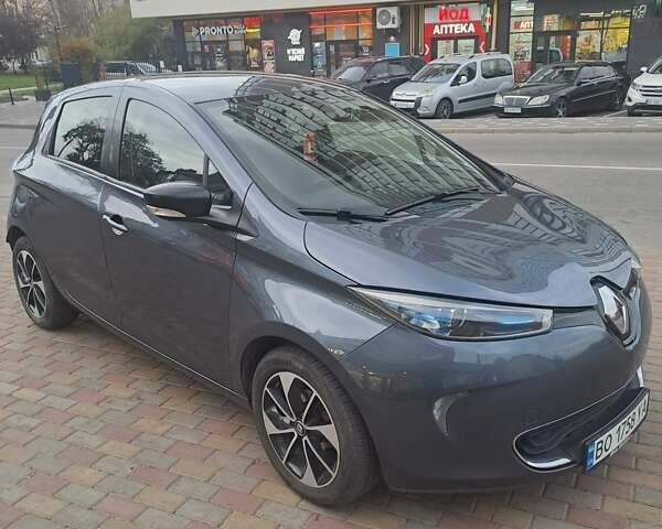 Серый Рено Зое, объемом двигателя 0 л и пробегом 114 тыс. км за 10800 $, фото 1 на Automoto.ua