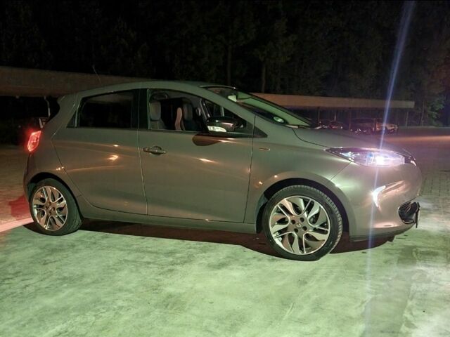 Сірий Рено Зое, об'ємом двигуна 0 л та пробігом 98 тис. км за 11300 $, фото 1 на Automoto.ua