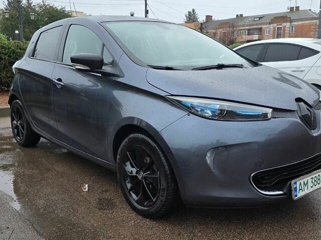Серый Рено Зое, объемом двигателя 0 л и пробегом 63 тыс. км за 9600 $, фото 1 на Automoto.ua