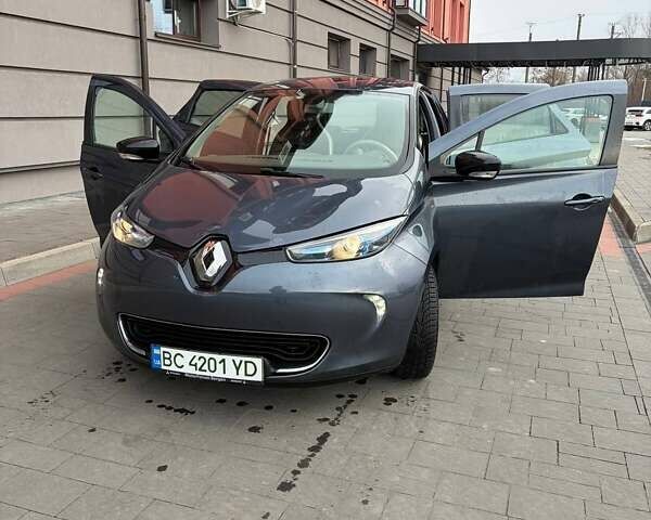 Серый Рено Зое, объемом двигателя 0 л и пробегом 110 тыс. км за 9800 $, фото 1 на Automoto.ua