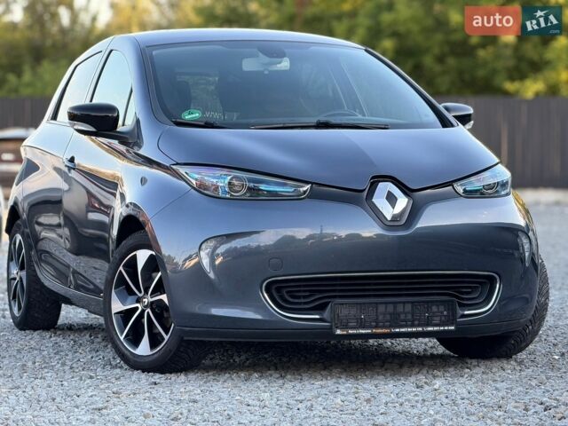 Серый Рено Зое, объемом двигателя 0 л и пробегом 122 тыс. км за 10299 $, фото 1 на Automoto.ua