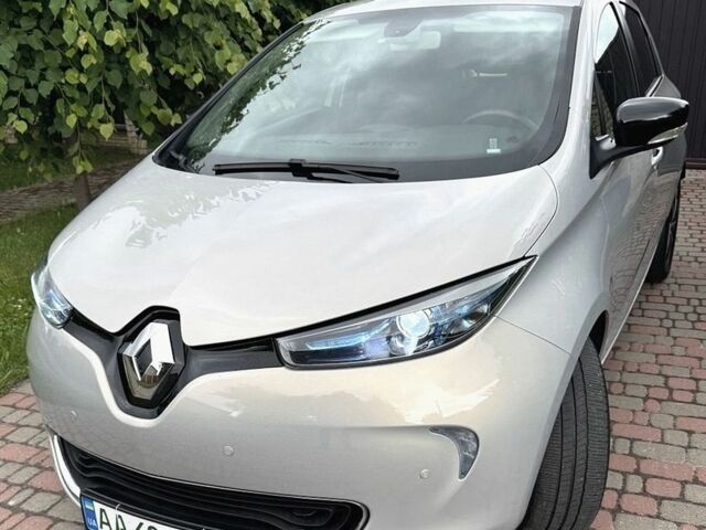 Серый Рено Зое, объемом двигателя 0 л и пробегом 65 тыс. км за 11500 $, фото 1 на Automoto.ua