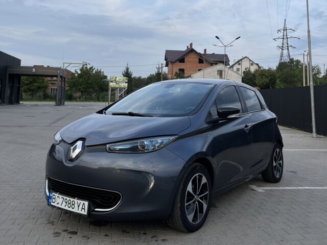 Серый Рено Зое, объемом двигателя 0 л и пробегом 124 тыс. км за 9500 $, фото 1 на Automoto.ua