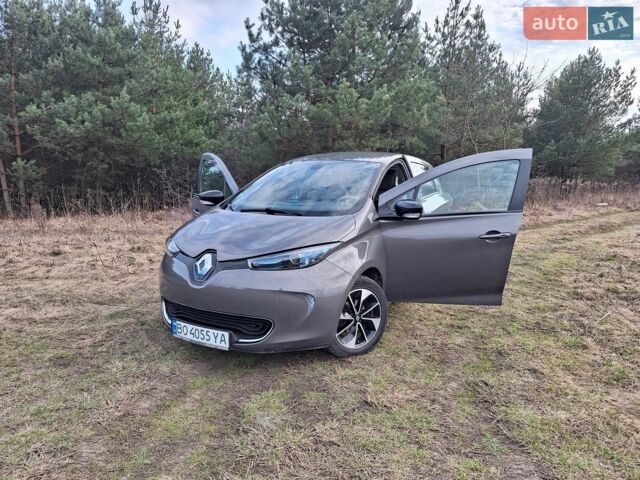 Серый Рено Зое, объемом двигателя 0 л и пробегом 152 тыс. км за 9450 $, фото 1 на Automoto.ua