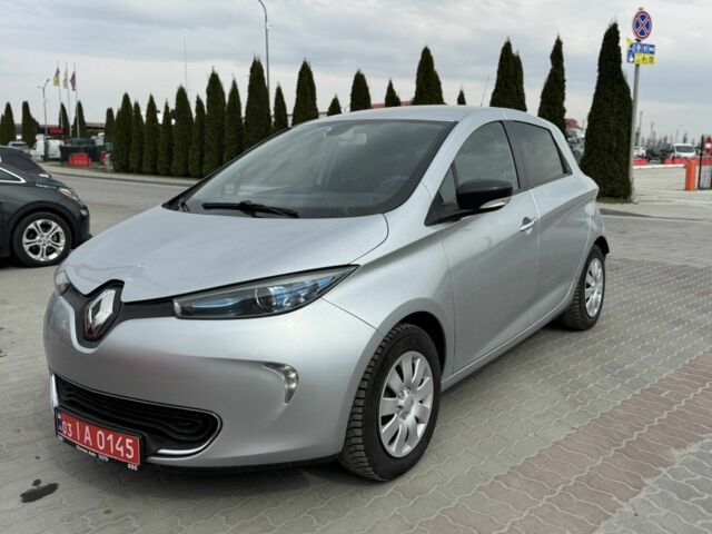 Серый Рено Зое, объемом двигателя 0 л и пробегом 103 тыс. км за 9600 $, фото 1 на Automoto.ua