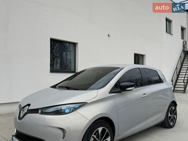 Серый Рено Зое, объемом двигателя 0 л и пробегом 99 тыс. км за 8200 $, фото 1 на Automoto.ua