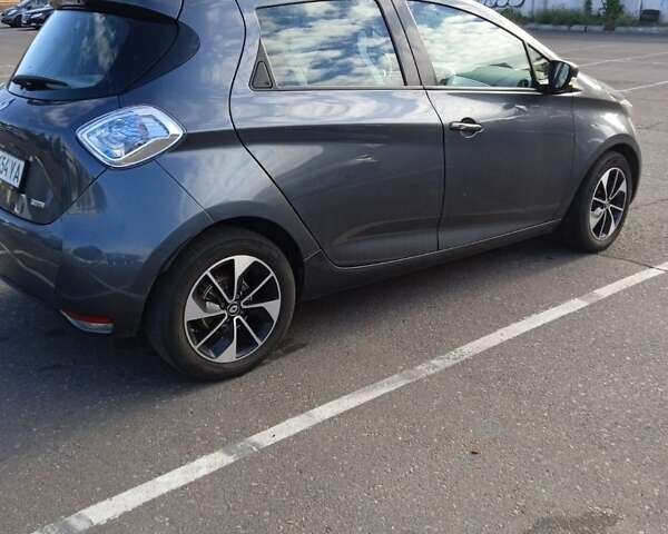 Сірий Рено Зое, об'ємом двигуна 0 л та пробігом 106 тис. км за 18500 $, фото 1 на Automoto.ua