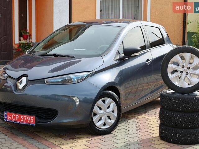 Серый Рено Зое, объемом двигателя 0 л и пробегом 172 тыс. км за 9000 $, фото 1 на Automoto.ua