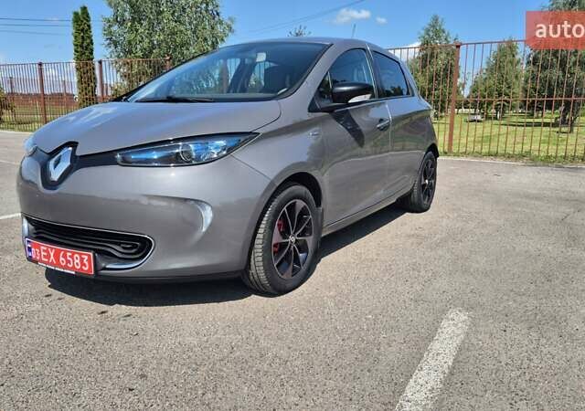 Серый Рено Зое, объемом двигателя 0 л и пробегом 105 тыс. км за 11999 $, фото 1 на Automoto.ua