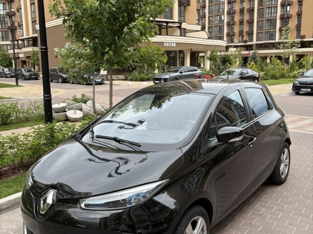 Серый Рено Зое, объемом двигателя 0 л и пробегом 103 тыс. км за 7500 $, фото 1 на Automoto.ua
