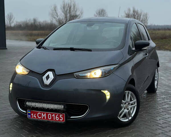 Серый Рено Зое, объемом двигателя 0 л и пробегом 100 тыс. км за 9350 $, фото 1 на Automoto.ua