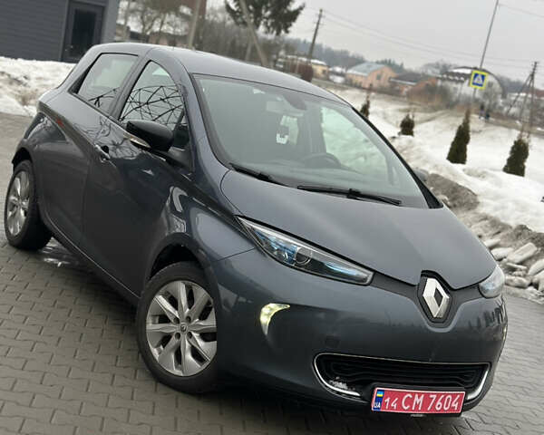 Серый Рено Зое, объемом двигателя 0 л и пробегом 90 тыс. км за 9350 $, фото 1 на Automoto.ua