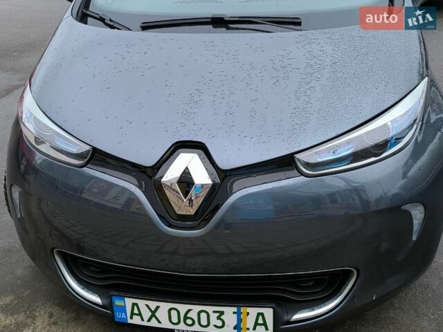 Серый Рено Зое, объемом двигателя 0 л и пробегом 108 тыс. км за 10100 $, фото 1 на Automoto.ua