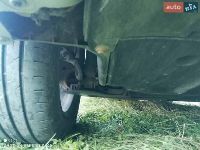 Сірий Рено Зое, об'ємом двигуна 0 л та пробігом 141 тис. км за 12500 $, фото 1 на Automoto.ua