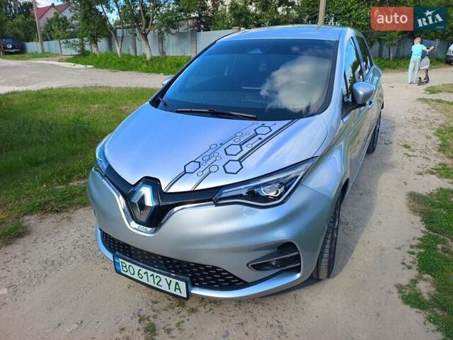 Серый Рено Зое, объемом двигателя 0 л и пробегом 114 тыс. км за 12850 $, фото 1 на Automoto.ua