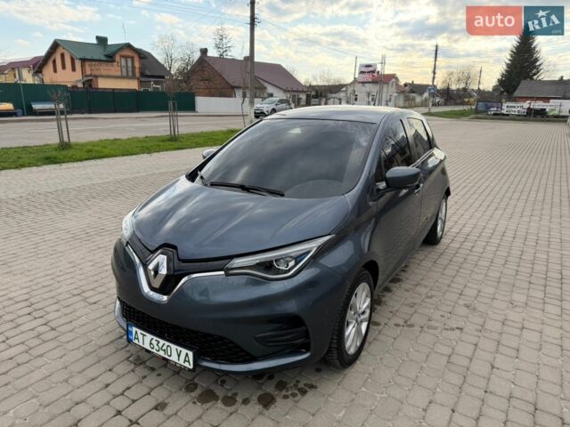 Серый Рено Зое, объемом двигателя 0 л и пробегом 157 тыс. км за 11450 $, фото 1 на Automoto.ua