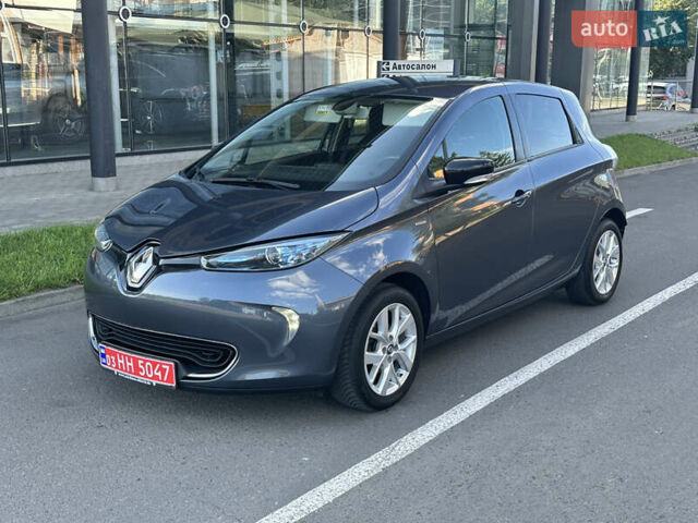 Серый Рено Зое, объемом двигателя 0 л и пробегом 141 тыс. км за 10400 $, фото 1 на Automoto.ua