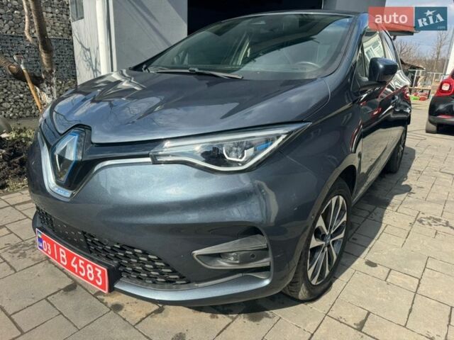 Серый Рено Зое, объемом двигателя 0 л и пробегом 210 тыс. км за 10599 $, фото 1 на Automoto.ua