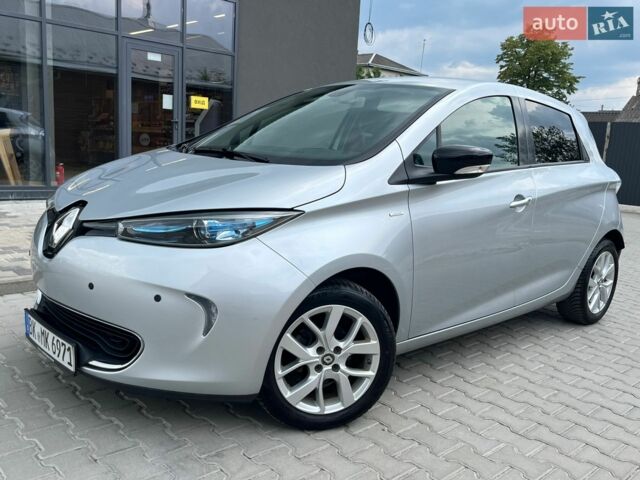Серый Рено Зое, объемом двигателя 0 л и пробегом 48 тыс. км за 11000 $, фото 1 на Automoto.ua