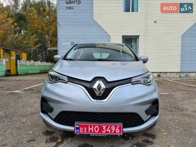 Серый Рено Зое, объемом двигателя 0 л и пробегом 93 тыс. км за 11950 $, фото 1 на Automoto.ua