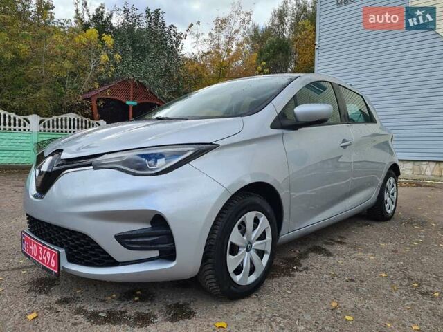 Серый Рено Зое, объемом двигателя 0 л и пробегом 92 тыс. км за 11900 $, фото 1 на Automoto.ua