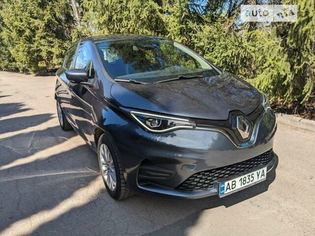 Серый Рено Зое, объемом двигателя 0 л и пробегом 28 тыс. км за 16555 $, фото 1 на Automoto.ua