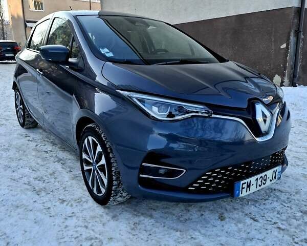 Серый Рено Зое, объемом двигателя 0 л и пробегом 95 тыс. км за 12800 $, фото 1 на Automoto.ua