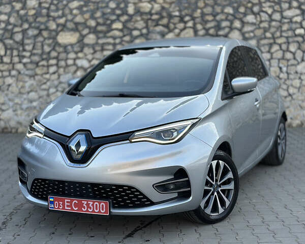 Серый Рено Зое, объемом двигателя 0 л и пробегом 104 тыс. км за 11700 $, фото 1 на Automoto.ua