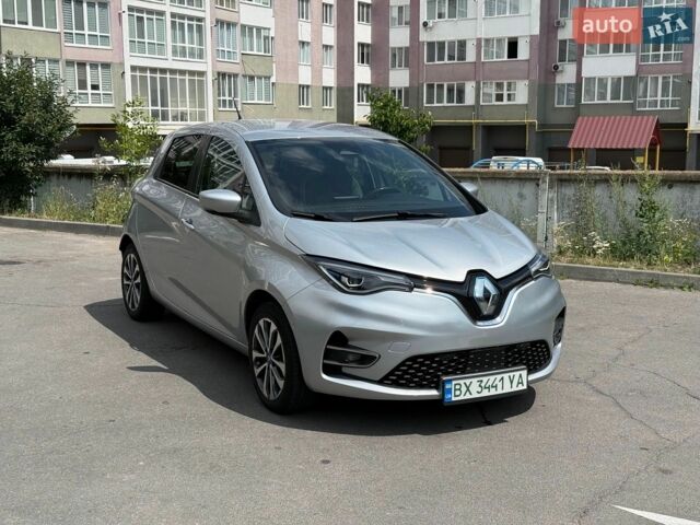 Серый Рено Зое, объемом двигателя 0 л и пробегом 80 тыс. км за 15299 $, фото 1 на Automoto.ua